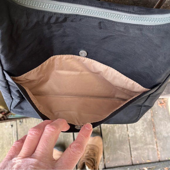 Baggallini Sidekick Large RFID Black Hobo Crossbody Bag Purse - Picture 14 of 16